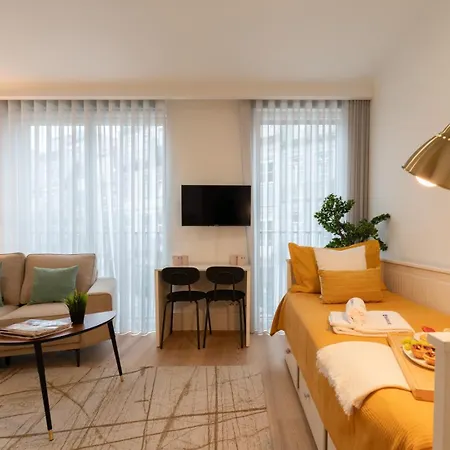 Stylish & Bright By Hostwise Daire
