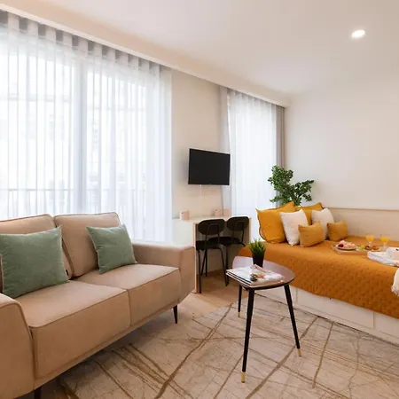 Hostwise - Stylish & Bright *